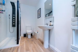 Shower room- click for photo gallery